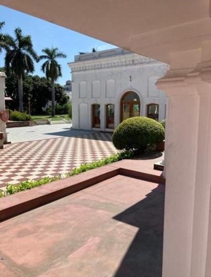 A Mansion Hotel Kashipur Buitenkant foto
